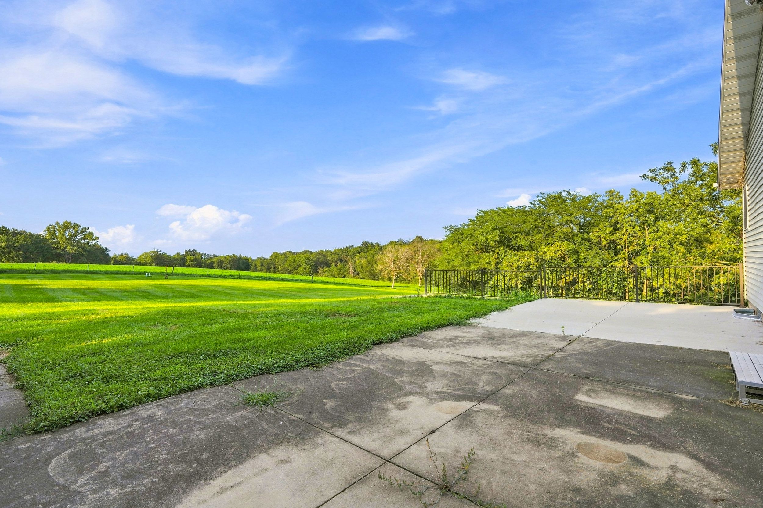 Listing Photo: 2960 160th St 0024-